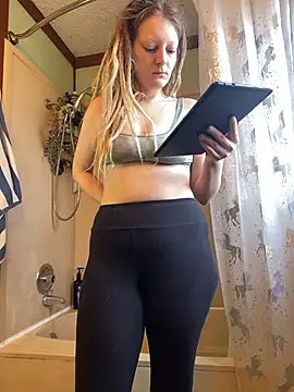 xomikaylaxo online show from 11.19.25