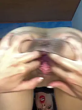 Snapshot of Anne_Robert chatting on 03.07.25 Anne Robert online show from 03.07.25