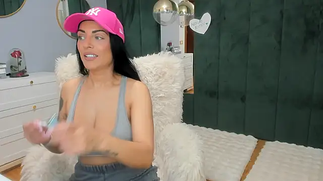 ElisaBaxter online show from 11.24.25