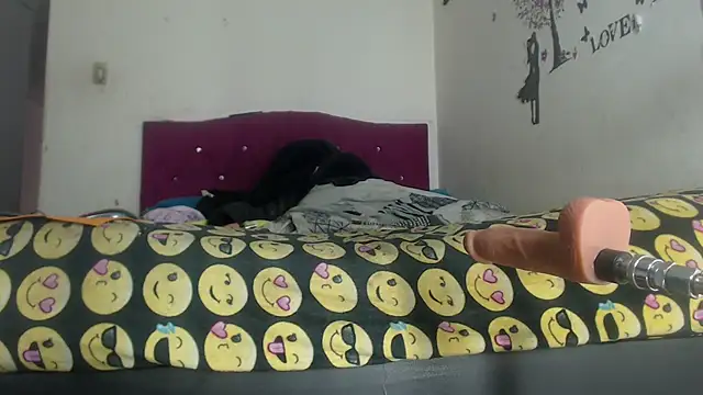 Snapshot of Devill_x chatting on 10.01.25 Devill x online show from 10.01.25