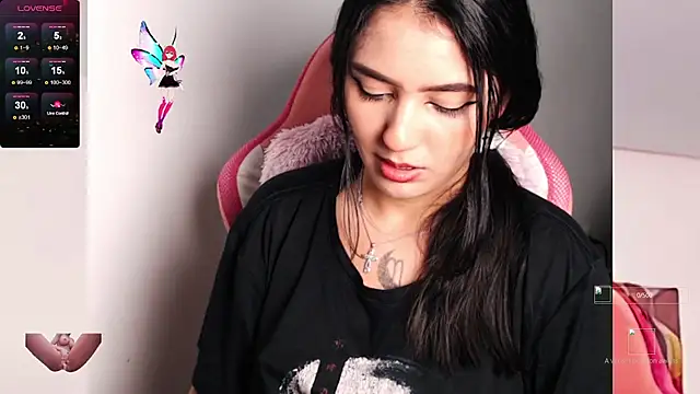 Snapshot of Danae_999 chatting on 10.01.25 Danae 999 online show from 10.01.25