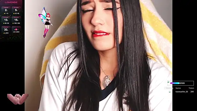 Snapshot of Danae_999 chatting on 10.10.25 Danae 999 online show from 10.10.25