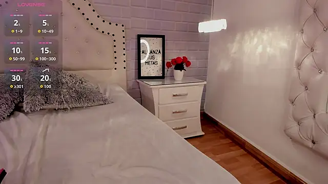 Snapshot of _Eurekaa_ chatting on 10.03.25 Eurekaa online show from 10.03.25