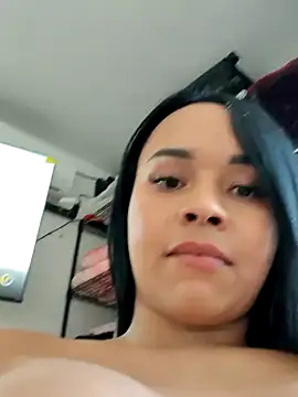 LindaGarcia22 online show from 12.15.24