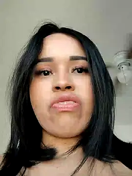 LindaGarcia22 online show from 01.12.25