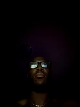 Snapshot of KingB8r chatting on 10.09.25 KingB8r online show from 10.09.25