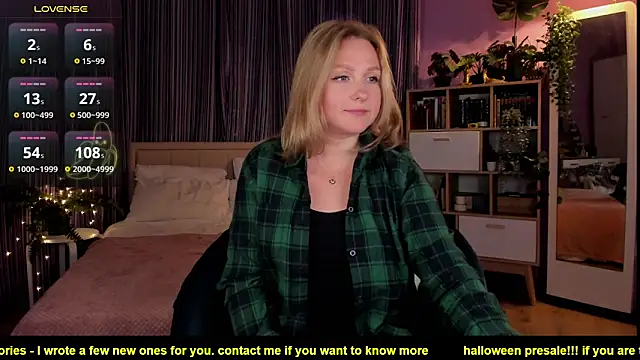 Snapshot of Lazy_Lady chatting on 10.17.25 Lazy Lady online show from 10.17.25