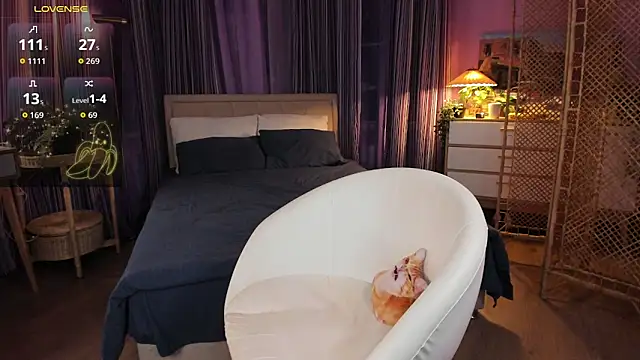 Snapshot of Lazy_Lady chatting on 02.21.26 Lazy Lady online show from 02.21.26