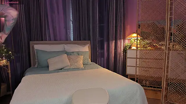 Snapshot of Lazy_Lady chatting on 02.24.26 Lazy Lady online show from 02.24.26