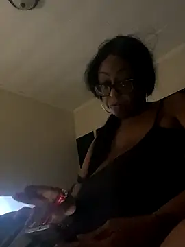 Snapshot of Goddesskarisma chatting on 11.13.25 Goddesskarisma online show from 11.13.25