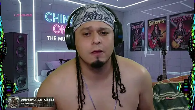 Snapshot of chino_roz chatting on 10.11.25 chino roz online show from 10.11.25