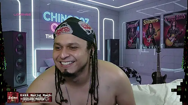 Snapshot of chino_roz chatting on 10.18.25 chino roz online show from 10.18.25