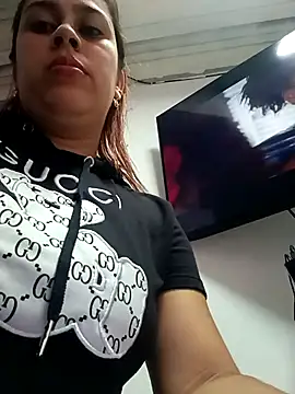 Snapshot of Latina_sexy1 chatting on 10.09.25 Latina sexy1 online show from 10.09.25