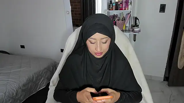 Snapshot of adila_anich chatting on 02.12.26 adila anich online show from 02.12.26