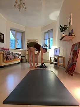 LeyaJohnson online show from 04.02.26