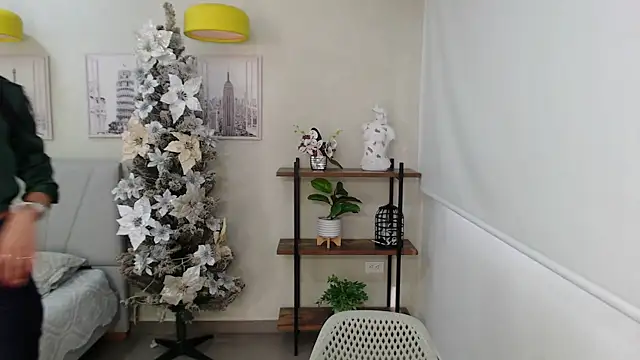 Sassy--Girl online show from 12.23.24