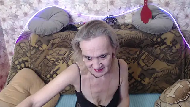 MissBekker online show from 11.19.25