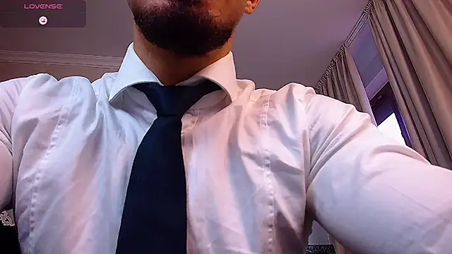 Snapshot of WilsonJules chatting on 09.29.25 WilsonJules online show from 09.29.25