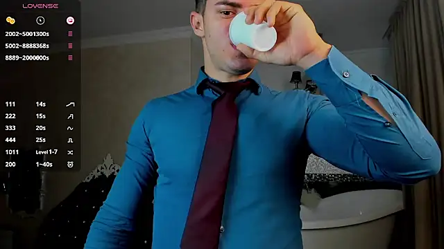 Snapshot of WilsonJules chatting on 11.03.25 WilsonJules online show from 11.03.25