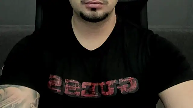 Snapshot of TonyWilcox chatting on 01.15.25 TonyWilcox online show from 01.15.25