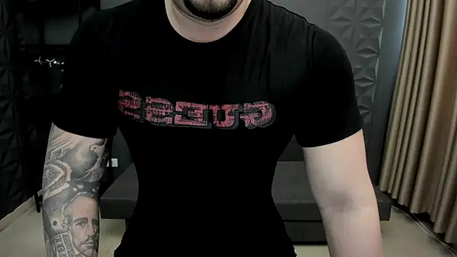 Snapshot of TonyWilcox chatting on 01.15.25 TonyWilcox online show from 01.15.25