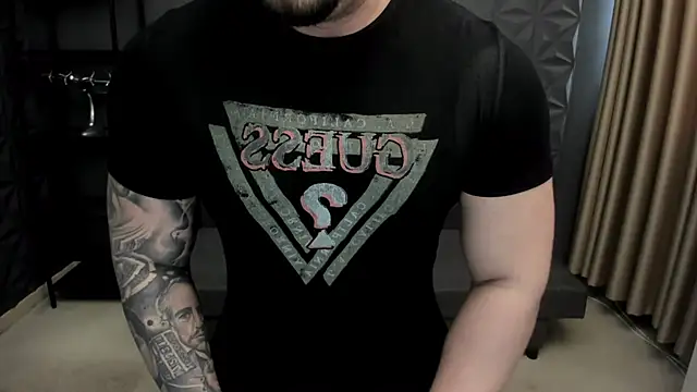 Snapshot of TonyWilcox chatting on 01.18.25 TonyWilcox online show from 01.18.25