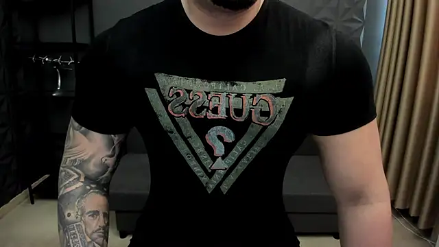 Snapshot of TonyWilcox chatting on 01.20.25 TonyWilcox online show from 01.20.25