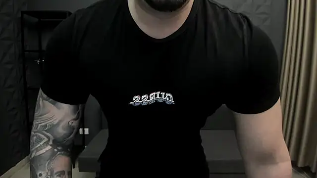 Snapshot of TonyWilcox chatting on 01.24.25 TonyWilcox online show from 01.24.25