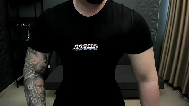 Snapshot of TonyWilcox chatting on 01.27.25 TonyWilcox online show from 01.27.25