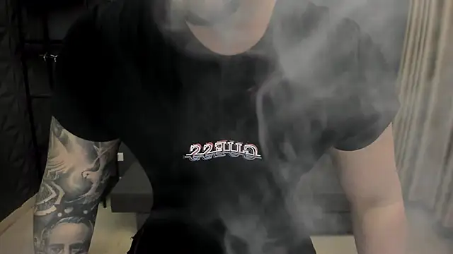 Snapshot of TonyWilcox chatting on 01.28.25 TonyWilcox online show from 01.28.25