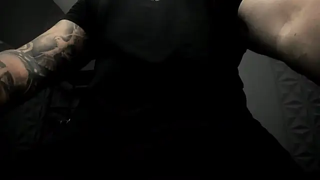 Snapshot of TonyWilcox chatting on 01.28.25 TonyWilcox online show from 01.28.25