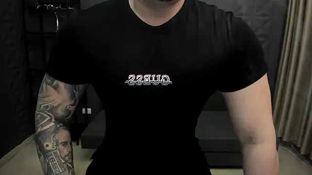 Snapshot of TonyWilcox chatting on 02.01.25 TonyWilcox online show from 02.01.25