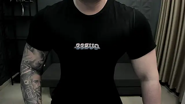 Snapshot of TonyWilcox chatting on 02.02.25 TonyWilcox online show from 02.02.25