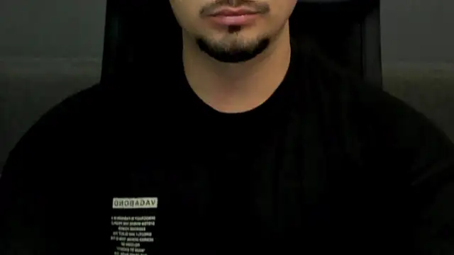 Snapshot of TonyWilcox chatting on 02.08.25 TonyWilcox online show from 02.08.25