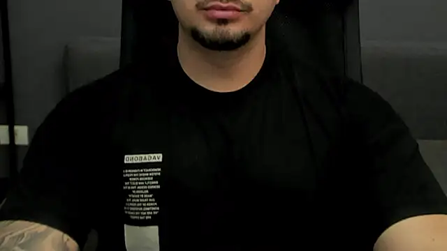 Snapshot of TonyWilcox chatting on 02.08.25 TonyWilcox online show from 02.08.25