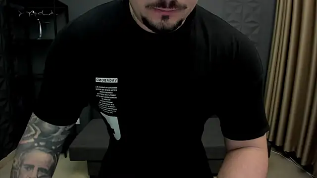 Snapshot of TonyWilcox chatting on 02.09.25 TonyWilcox online show from 02.09.25