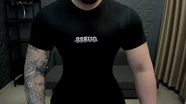 Snapshot of TonyWilcox chatting on 02.10.25 TonyWilcox online show from 02.10.25