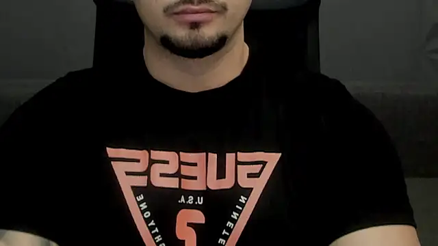 Snapshot of TonyWilcox chatting on 02.11.25 TonyWilcox online show from 02.11.25