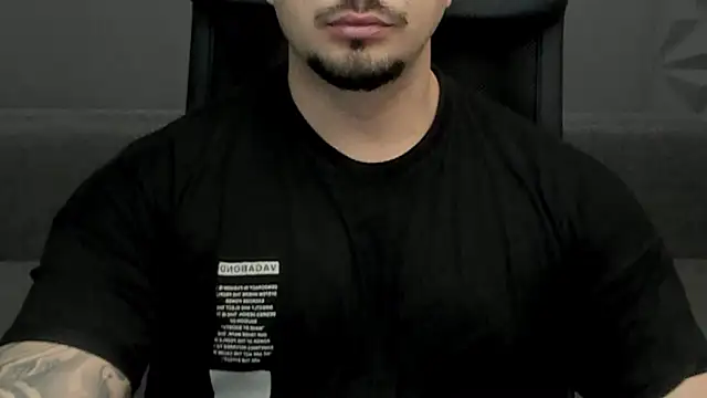 Snapshot of TonyWilcox chatting on 02.12.25 TonyWilcox online show from 02.12.25