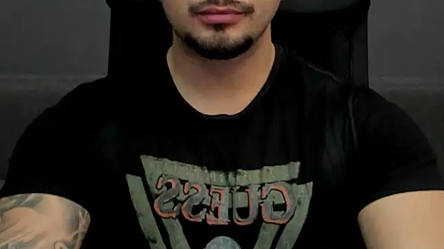 Snapshot of TonyWilcox chatting on 02.14.25 TonyWilcox online show from 02.14.25