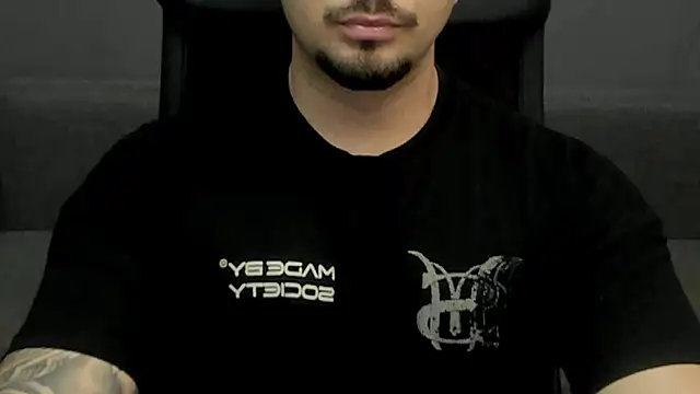 Snapshot of TonyWilcox chatting on 02.15.25 TonyWilcox online show from 02.15.25