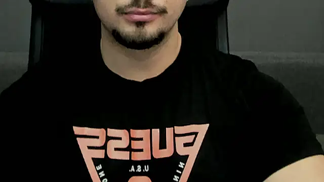 Snapshot of TonyWilcox chatting on 02.19.25 TonyWilcox online show from 02.19.25