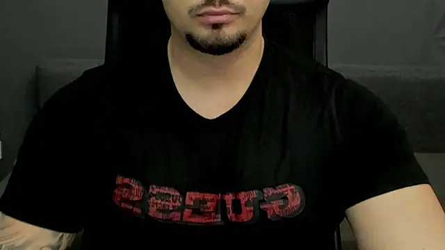 Snapshot of TonyWilcox chatting on 02.20.25 TonyWilcox online show from 02.20.25