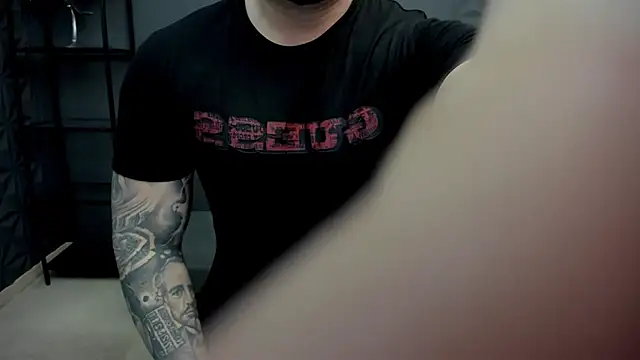 Snapshot of TonyWilcox chatting on 02.22.25 TonyWilcox online show from 02.22.25