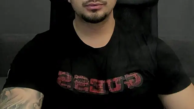 Snapshot of TonyWilcox chatting on 02.22.25 TonyWilcox online show from 02.22.25