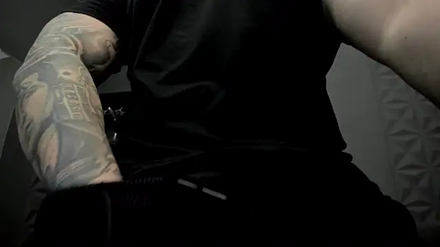 Snapshot of TonyWilcox chatting on 02.24.25 TonyWilcox online show from 02.24.25