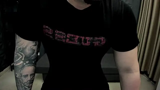 Snapshot of TonyWilcox chatting on 03.02.25 TonyWilcox online show from 03.02.25