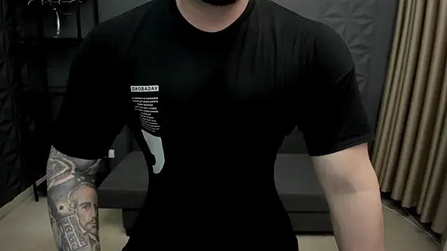 Snapshot of TonyWilcox chatting on 03.05.25 TonyWilcox online show from 03.05.25