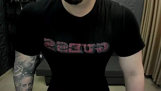 Snapshot of TonyWilcox chatting on 03.07.25 TonyWilcox online show from 03.07.25