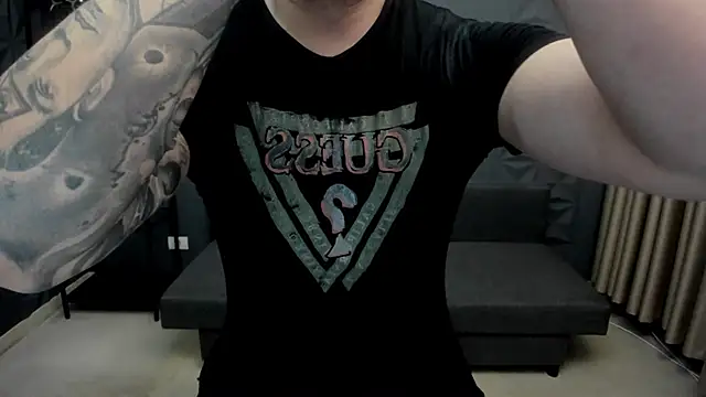 Snapshot of TonyWilcox chatting on 03.08.25 TonyWilcox online show from 03.08.25